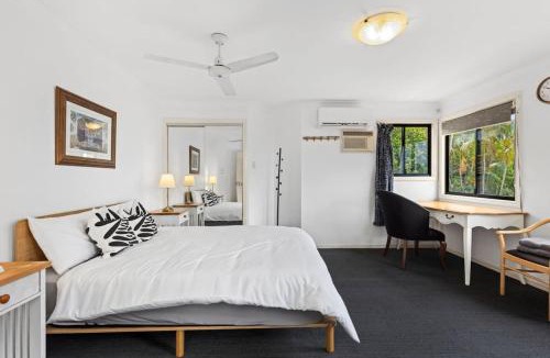 Daisy Hill Villa | 4BR Villa with Pool and Garden - Daisy Hill