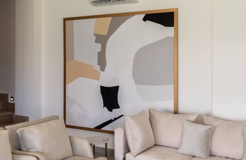 Cairo Villa | 4BR Villa with Private Garden | 15 mins from airport | 10 Mins from shopping pool | premium service