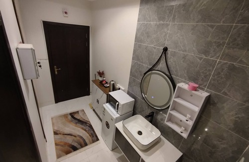 Ali Salamah Apartment | 4C-Charming 1-bedroom apartment in marvelous Jeddah with AC