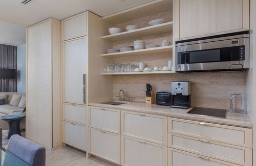 Bal Harbour Condo | 4MM Oceanfront Residence- Finest Bal Harbour Resort by Guaranteed Rental™