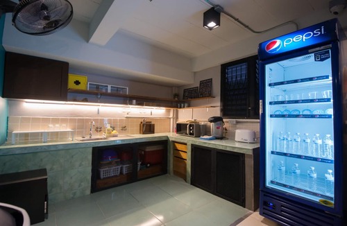 Lat Yao Hostel | 4Share Hostel - Adults Only