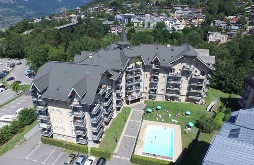 Saint-Gervais-les-Bains Apartment | 4th floor, swimming pool, balcony, tv, ski locker, 45m², Saint Gervais