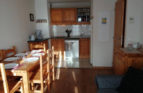 Saint-Gervais-les-Bains Apartment | 4th floor, swimming pool, balcony, tv, ski locker, 38m², Saint Gervais