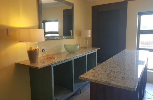 Mountainside Apartment | 4th On Boundary