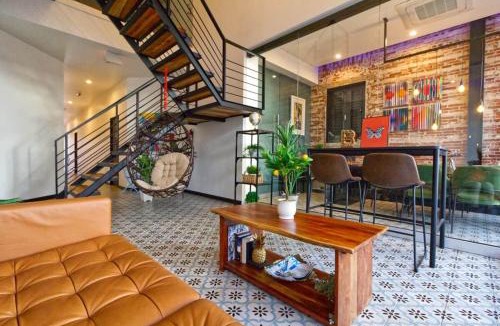 Mayaguez Pueblo Apartment | 5.4 Loft Lobby Generator Parking 2nd Floor