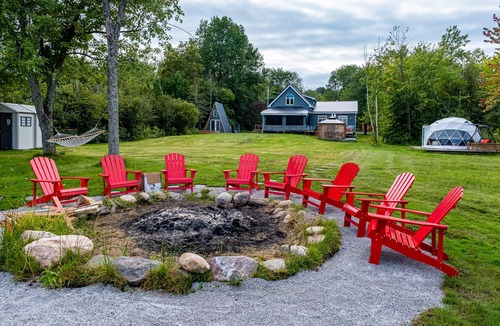 Scugog Cottage | 5-Acre Waterfront Cottage w/sauna, indoor swimming pool & Hot Tub at lake Scugog