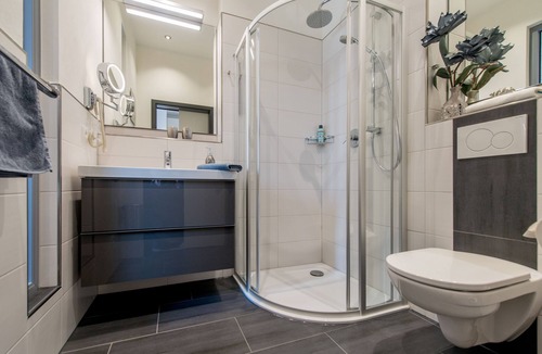 Bensheim Hotel | 5* apartment with "glitter panther"/for 1-2 pers./style & comfort with heart ♥