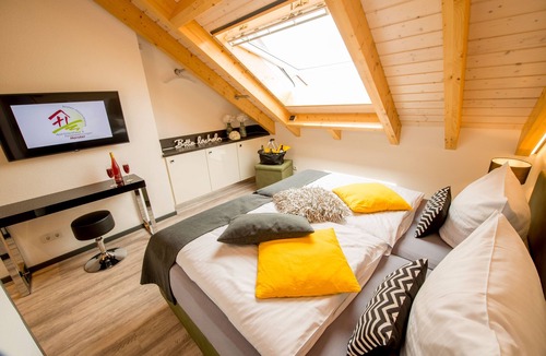 Bensheim Hotel | 5* apartment with "glitter panther"/for 1-2 pers./style & comfort with heart ♥