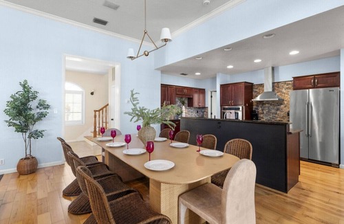 Seminole House | 5 Bd Heated Pool Home <5 min to Beaches Sleeps 18