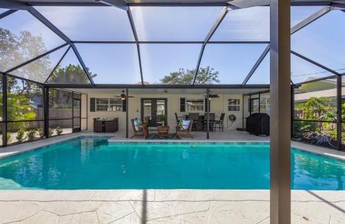 Central Naples House | 5 BDRM3 BathNaples LuxuryHtd PoolNr BeachPets