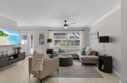 Central Naples House | 5 BDRM3 BathNaples LuxuryHtd PoolNr BeachPets