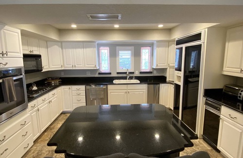 Crystal Shores House | 5 bed 4.5 bath Big Home on Main River-Amazing Views-Heated Pool-Fire Pit-Kayaks