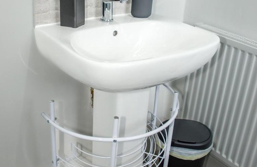 Sunderland Apartment | 5 Bed Home - Secure Parking - Contractors welcome