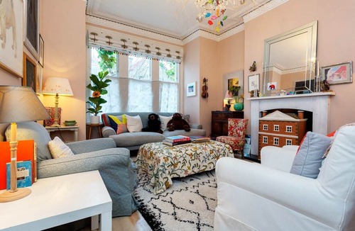 Ravenscourt Park House | 5 bed house, sleeps 7 with garden, reach central London in 30 mins (Veeve)