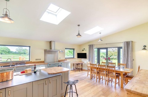Holcombe Rogus Cottage | 5 Bed in Holcombe Rogus (oc-f39895)