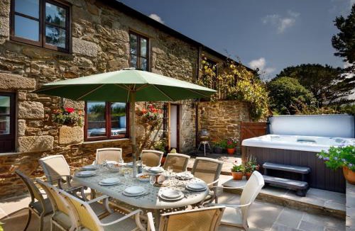 Redruth House | 5 Bed in Redruth oc-hellf
