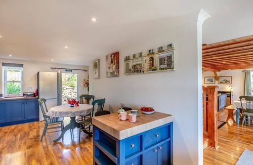 Porthcurno Cottage | 5 Bed in St. Levan (oc-c32547)