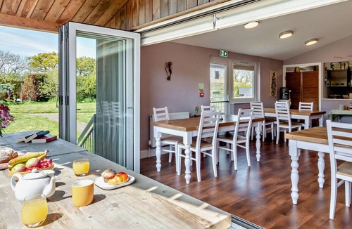 Godshill Cottage | 5 Bed in Ventnor (oc-94494)