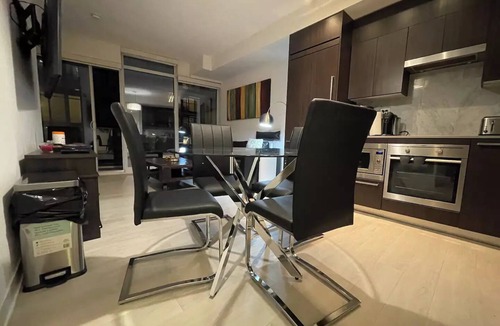 Wellington Place Apartment | 5 Bed Luxury Family Suite