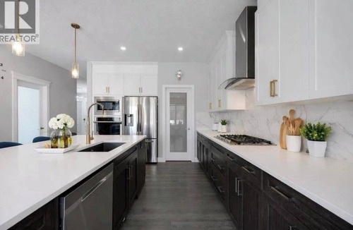 Evanston House | 5 bedroom 3 full bathroom