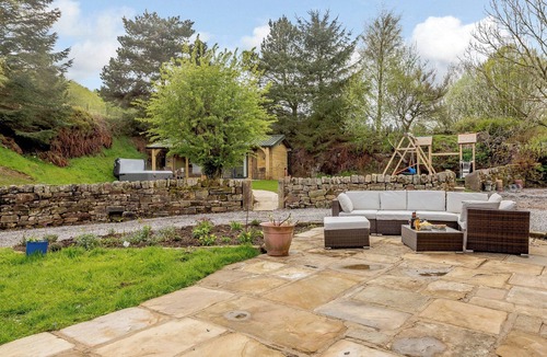 Hollow Meadows Cottage | 5 bedroom accommodation in Load Brook, near Sheffield