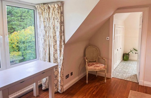 West Calder Cottage | 5 bedroom accommodation in Edinburgh
