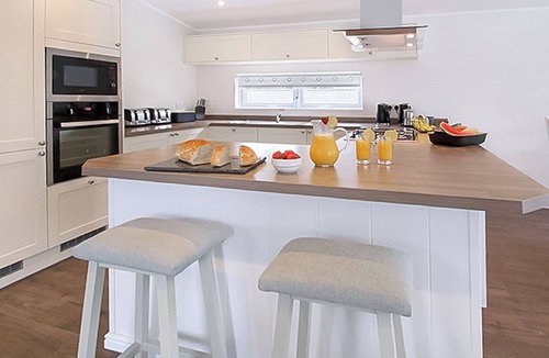 Milford on Sea Ski Chalet | 5 bedroom accommodation in Milford-on-Sea, Nr Lymington