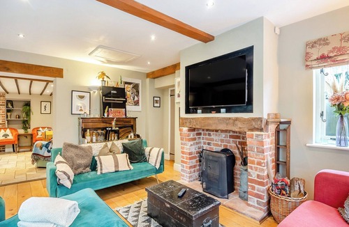 Blofield Cottage | 5 bedroom accommodation in Blofield