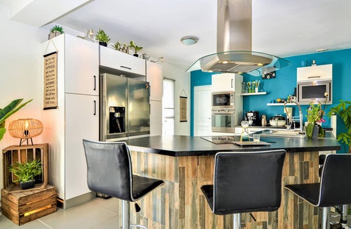 Meyreuil House | 5 bedroom accommodation in Meyreuil