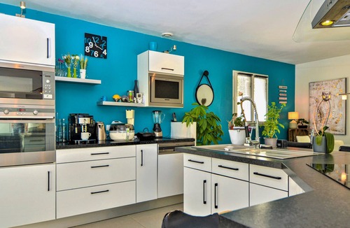 Meyreuil House | 5 bedroom accommodation in Meyreuil