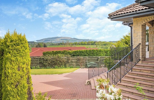 Powmill Cottage | 5 bedroom accommodation in Powmill, near Dollar