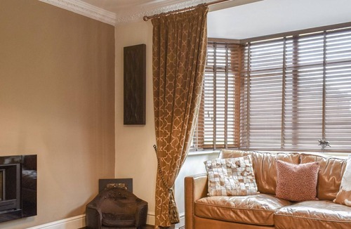 Oakenholt Cottage | 5 bedroom accommodation in Oakenholt, near Flintshire