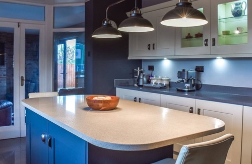 Oakenholt Cottage | 5 bedroom accommodation in Oakenholt, near Flintshire