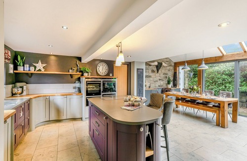 Honley Cottage | 5 bedroom accommodation in Slaithwaite, near Huddersfield