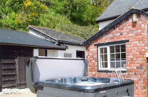 Meifod Cottage | 5 bedroom accommodation in Meifod, near Welshpool
