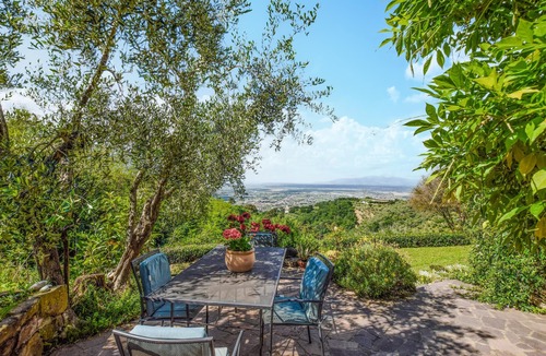 Giugnano House | 5 bedroom awesome home in Lamporecchio
