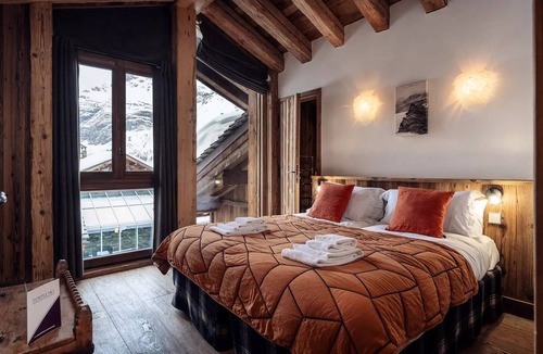 Val-d'Isere Ski Chalet | 5-Bedroom Chalet + Cabin for 10–12 People