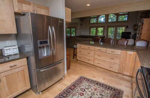 McHenry House | 5 Bedroom Home, located on private cove, close proximity to ski resort and parks