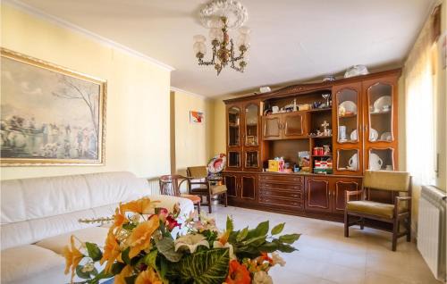 Villarrin de Campos House | 5 Bedroom Nice Home In Villarrín De Campos