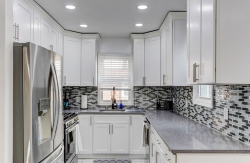 Valley Stream House | 5 Bedroom Spacious Modern Oasis/15 Minutes from JFK