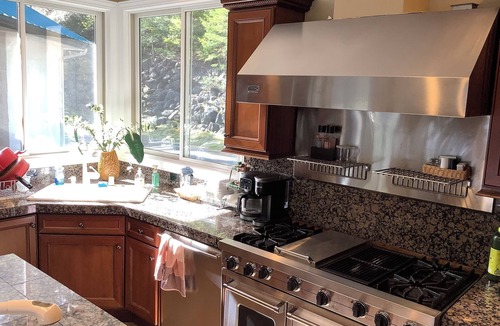 Brinnon House | 5-bedroom Waterfront House in Pleasant Harbor!