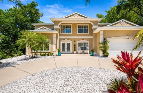 Vilano Beach House | 5 Bedrooms, Pool+Spa, WALK to beach&river, PutPut, 10 min. to DT, Huge backyard