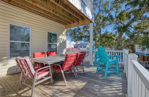 Surfside Beach House | 5 BR Beach House in Oceanfront Family Resort