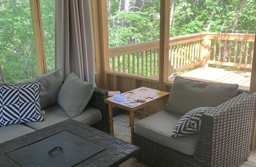 Victoria Beach Cabin | 5 cabins from the beach!