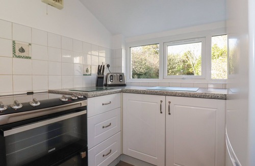 Playing Place Cottage | 5 CARLYON ROAD, pet friendly, with open fire in Playing Place
