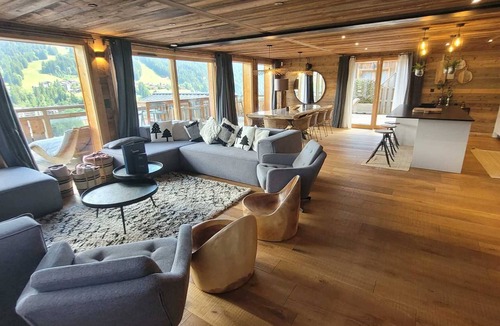 Les Gets Ski Chalet | 5* Chalet in Les Gets: Luxury, jacuzzi, sauna, pets allowed