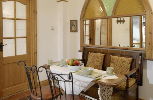 Gretna House | 5 Church Square