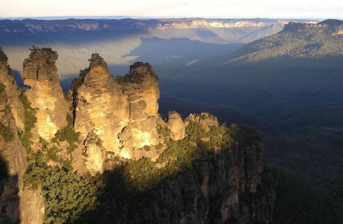 Leura Cottage | 5 Craigend, Leura · Leura Mall: 3 Mins Walk to Shops Weekday Specials
