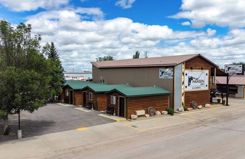 Pinnacles Entrance Badlands Hotel | 5-Hansen Inn & Cabins, Room, Single King, Ground Floor, Dog Friendly, No Smoking
