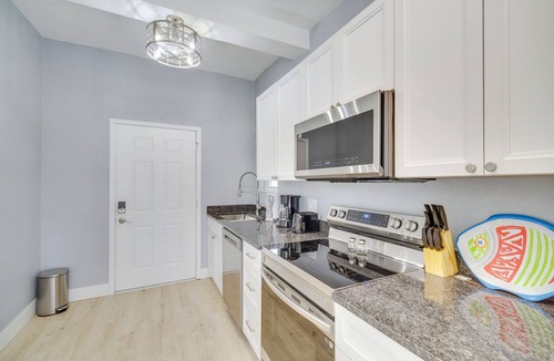 Bowe Gardens Apartment | 5 Mi to Beaches: Melbourne Duplex w/Heated Pool!